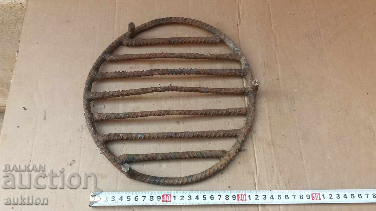 OLD SOLID METAL FIREPLACE STAND - 6 OLD SOLID METAL FIREPLACE STAND - 6