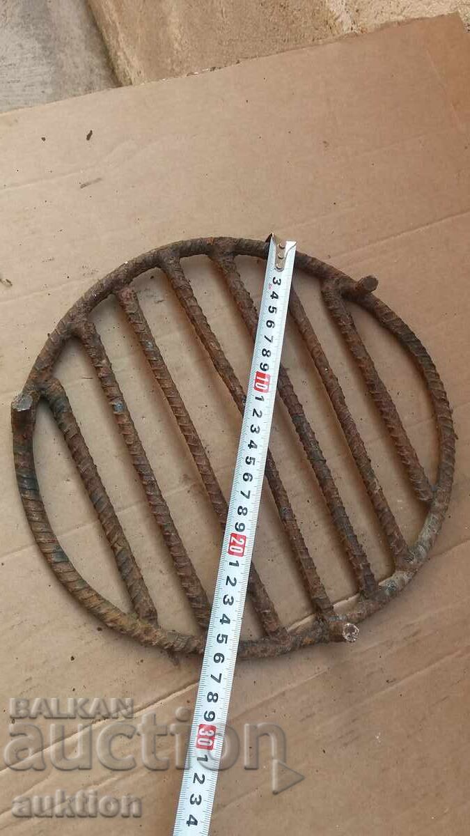 OLD SOLID METAL FIREPLACE STAND - 7 OLD SOLID METAL FIREPLACE STAND - 7