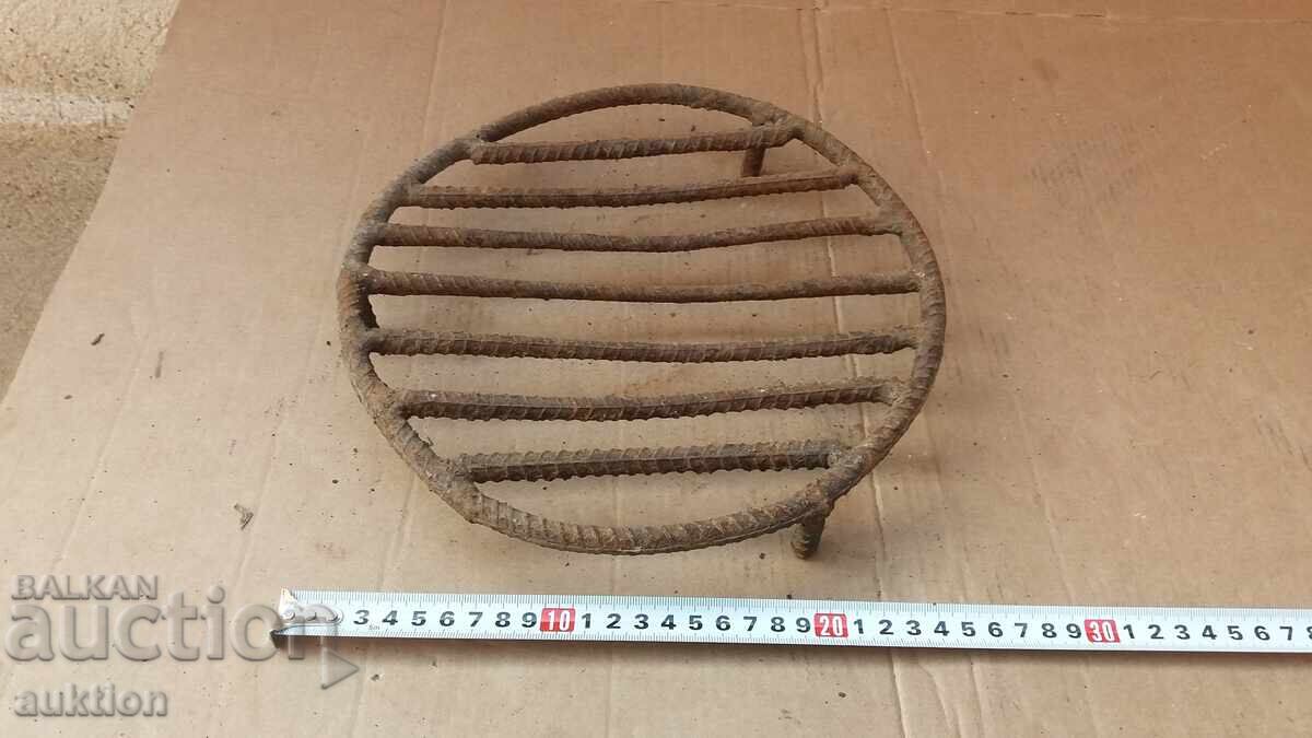 OLD SOLID METAL FIREPLACE STAND OLD SOLID METAL FIREPLACE STAND