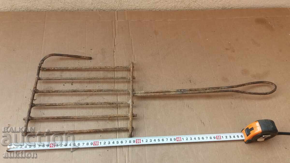 OLD METAL MOVABLE GRILL OLD METAL MOVABLE GRILL