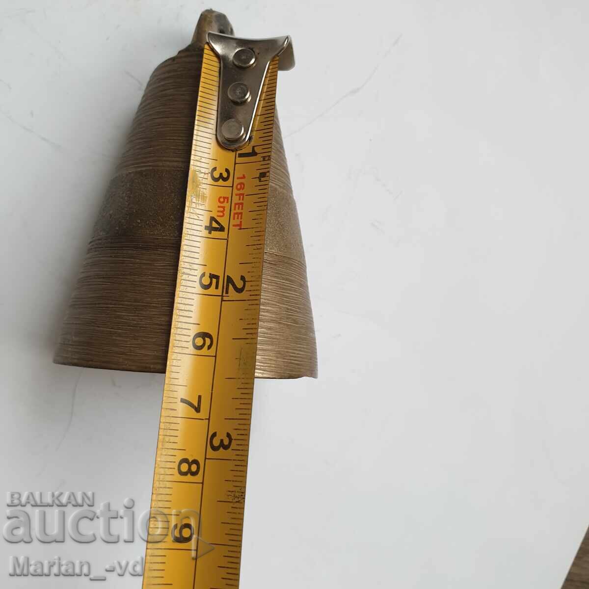 Auction  Old bronze vat, bell, clapper, bell