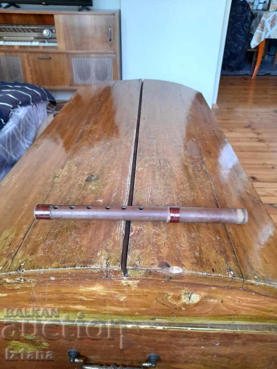 Old rascal, duduk, whistle Old rascal, duduk, whistle