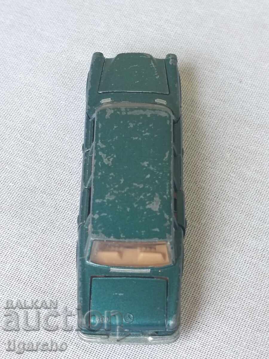 Παράδοση Μεταλλικό καρότσι Mercedes