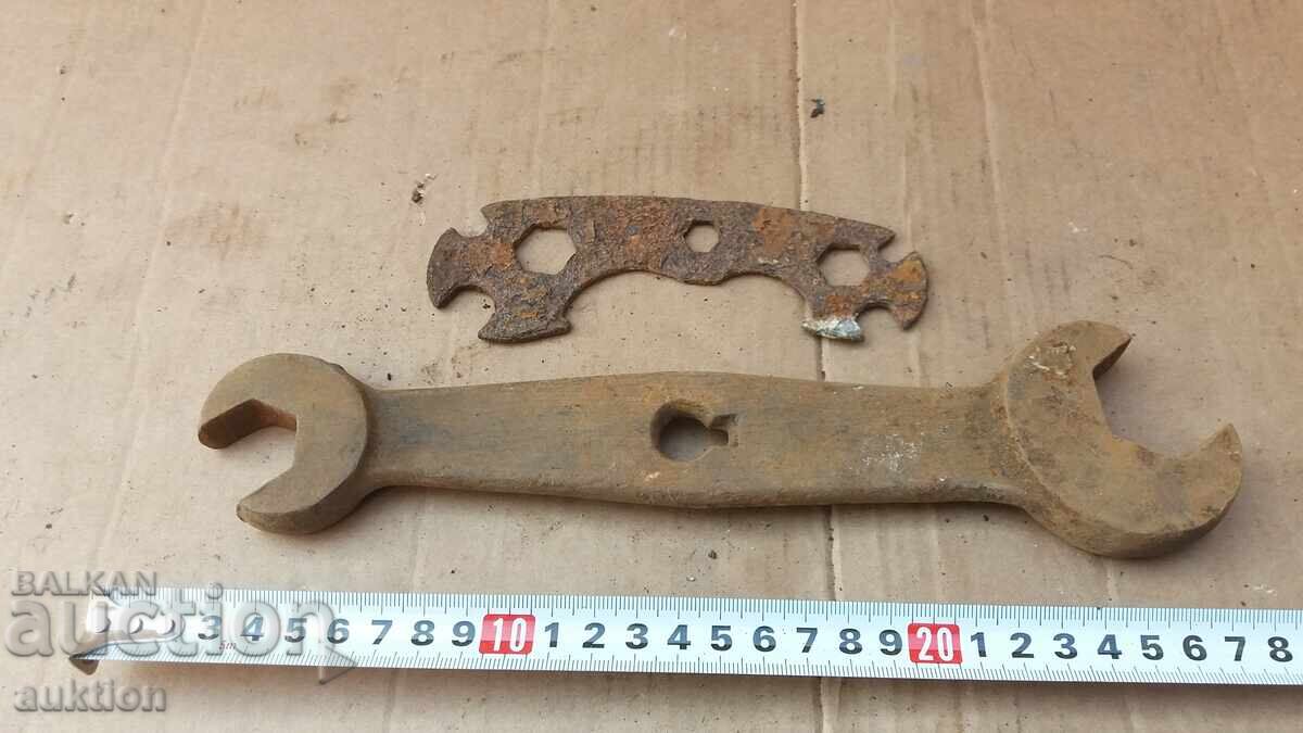 Auction MASSIVE MILITARY KEYS Auction MASSIVE MILITARY KEYS