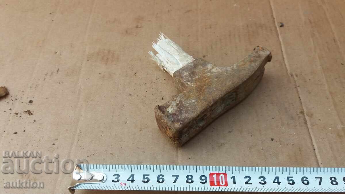 OLD HAMMER - 5 OLD HAMMER - 5