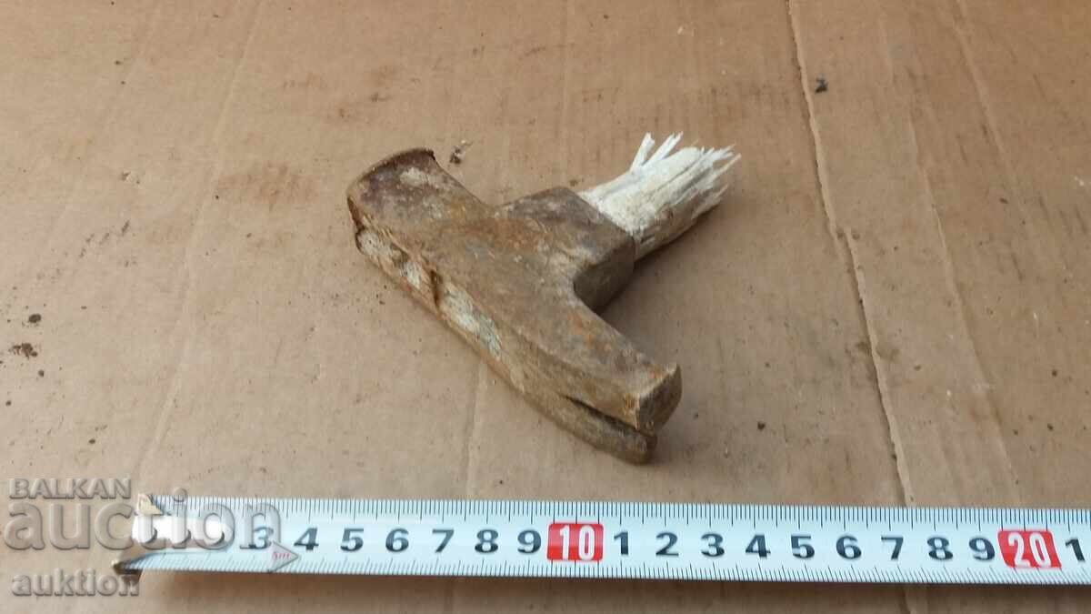 OLD HAMMER - 6 OLD HAMMER - 6