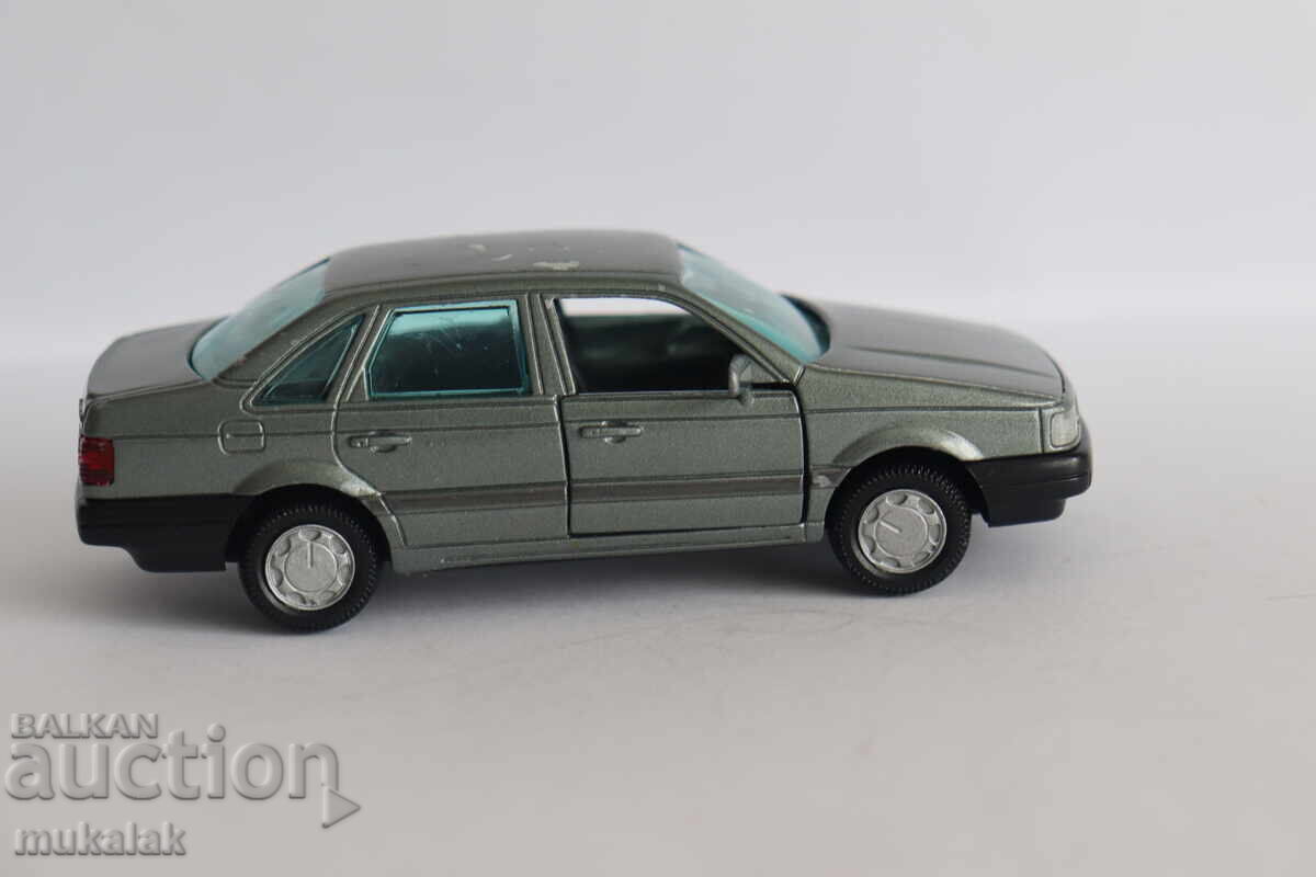 Auction  1:43 GAMA VW PASSAT STROLLER MODEL TOY