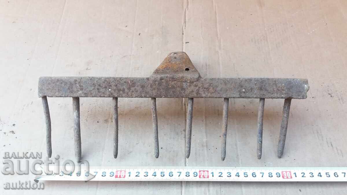 Auction OLD MASSIVE RAKE Auction OLD MASSIVE RAKE