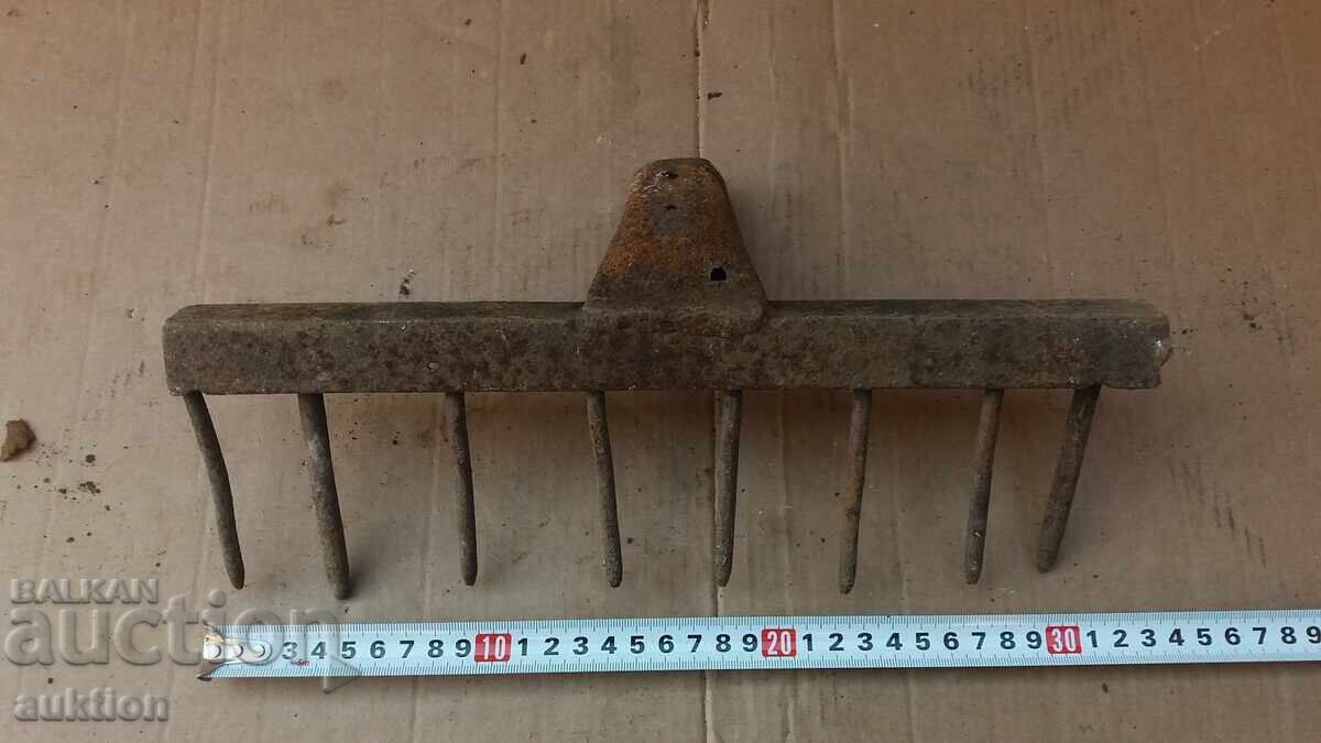 Delivery of OLD MASSIVE RAKE Delivery of OLD MASSIVE RAKE