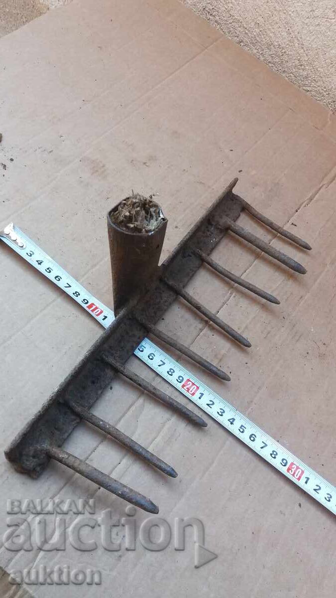 OLD MASSIVE RAKE - 5 OLD MASSIVE RAKE - 5