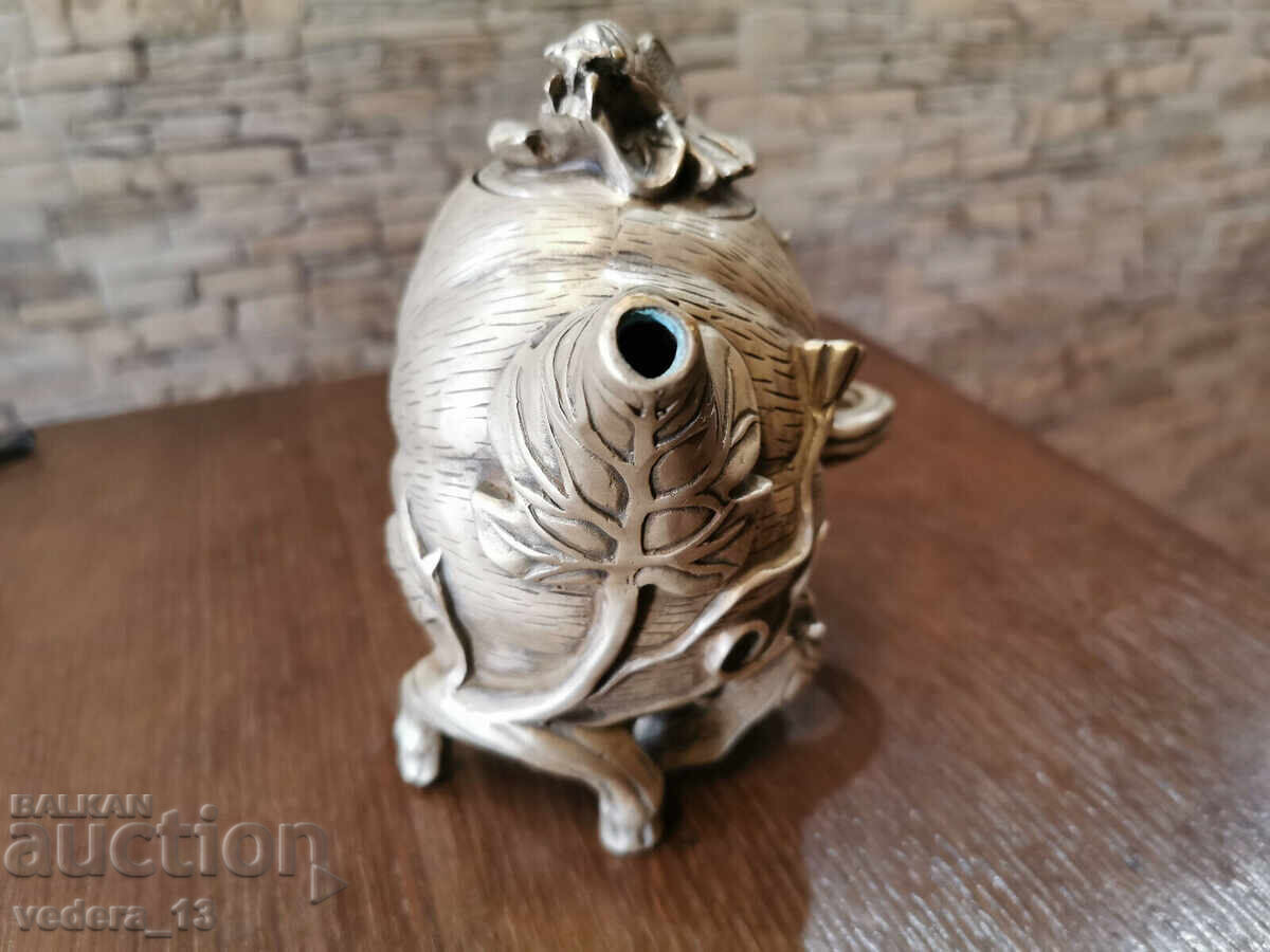 Livrarea ulcior vechi tibetan de argint