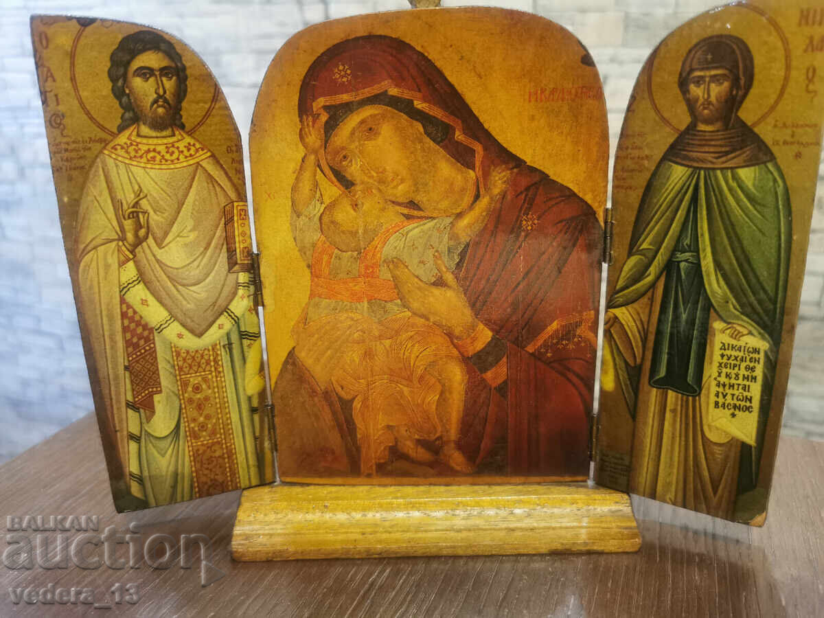 hand-carved old triptych with price 190.00 BGN | € 97.15