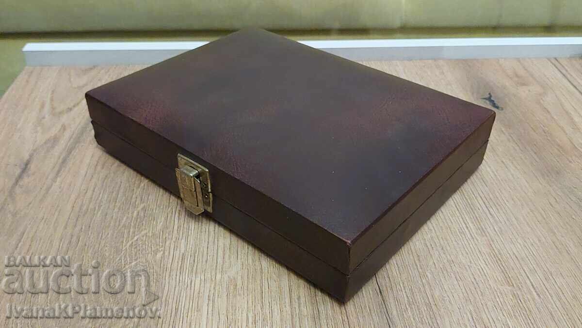 Auction Magnetic board for connoisseurs, excellent Auction Magnetic board for connoisseurs, excellent