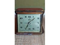 Το μηχανικό ρολόι Japan λειτουργεί για γνώστες