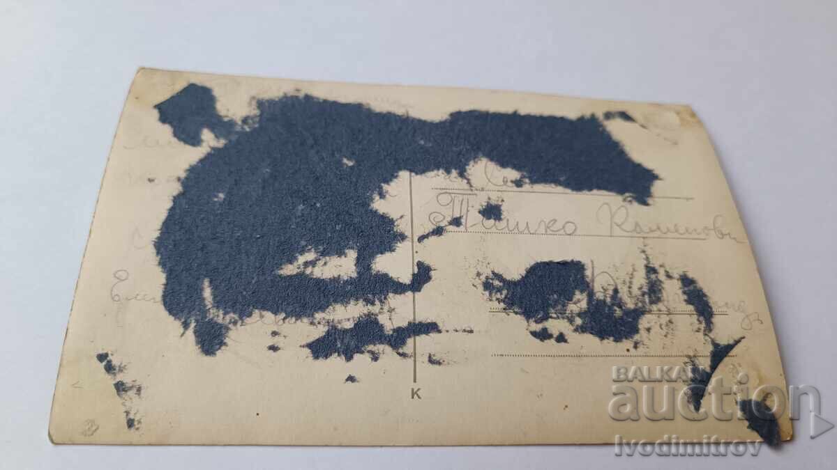 Снимка Младоженци със свои приятели с цена 1.85 лв. | € 0.95 Снимка Младоженци със свои приятели с цена 1.85 лв. | € 0.95