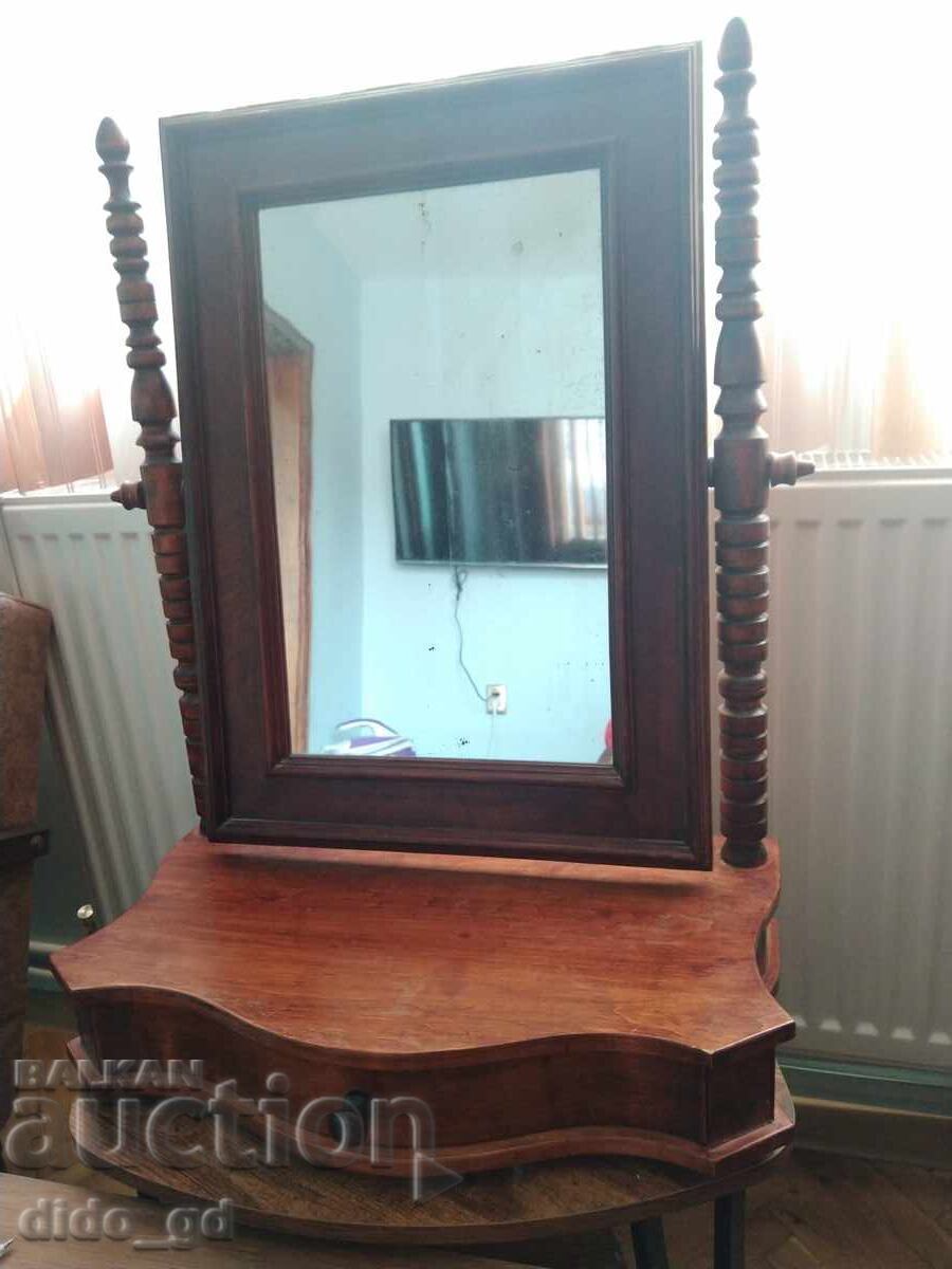 Retro dressing table mirror with drawer Retro dressing table mirror with drawer