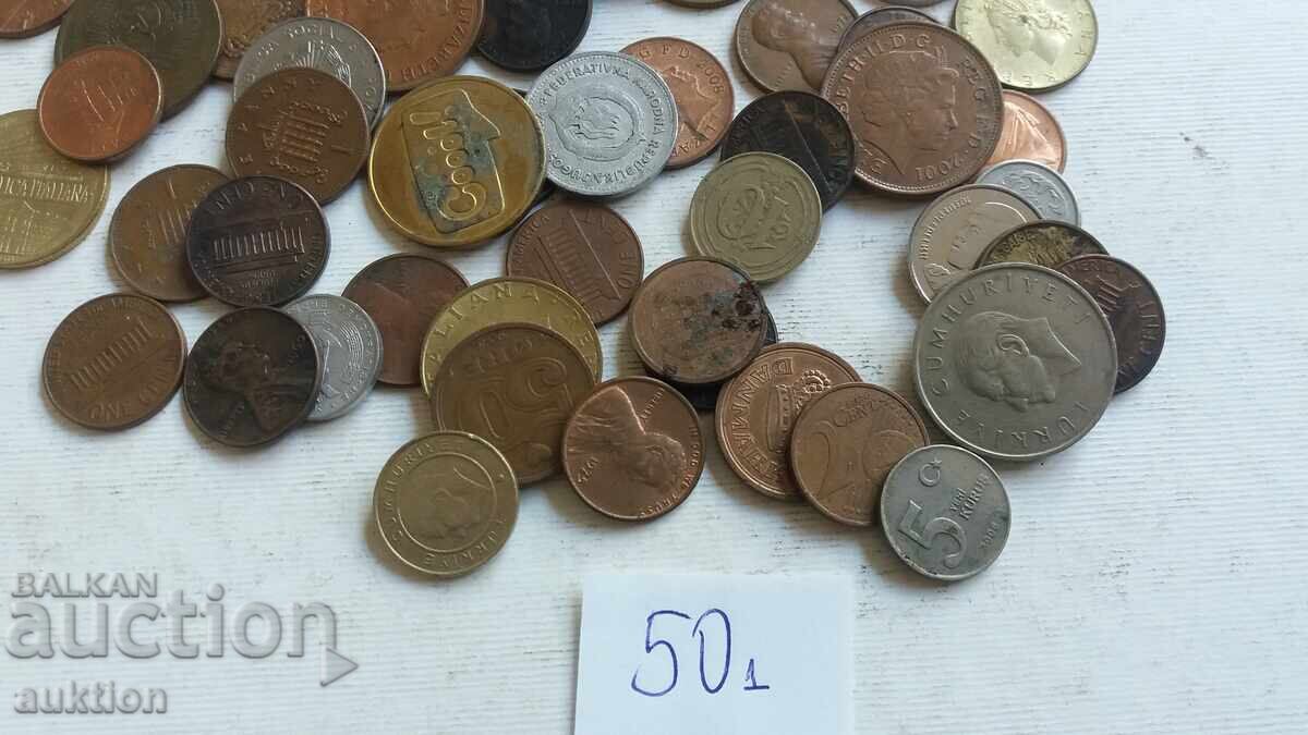 Delivery of 50 FOREIGN COINS FROM AROUND THE WORLD Delivery of 50 FOREIGN COINS FROM AROUND THE WORLD
