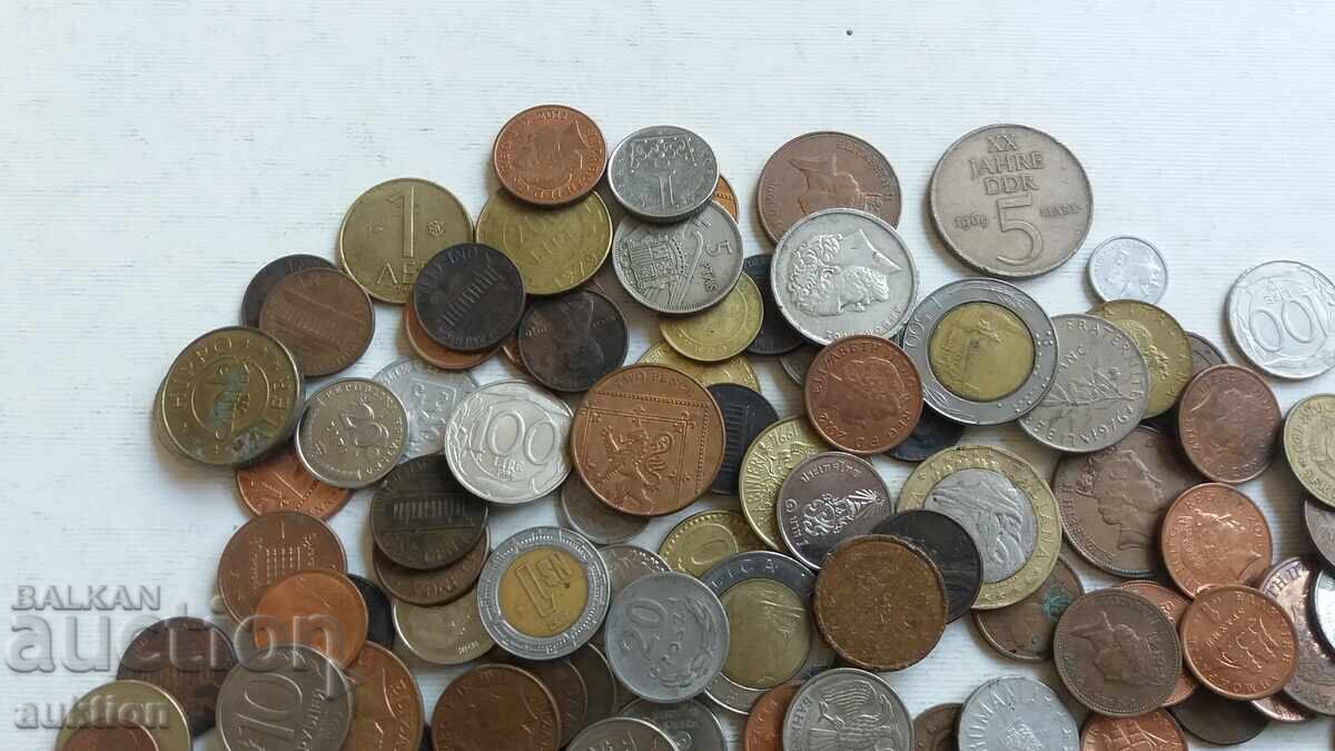 100 FOREIGN COINS FROM AROUND THE WORLD with price 13.99 BGN | € 7.15