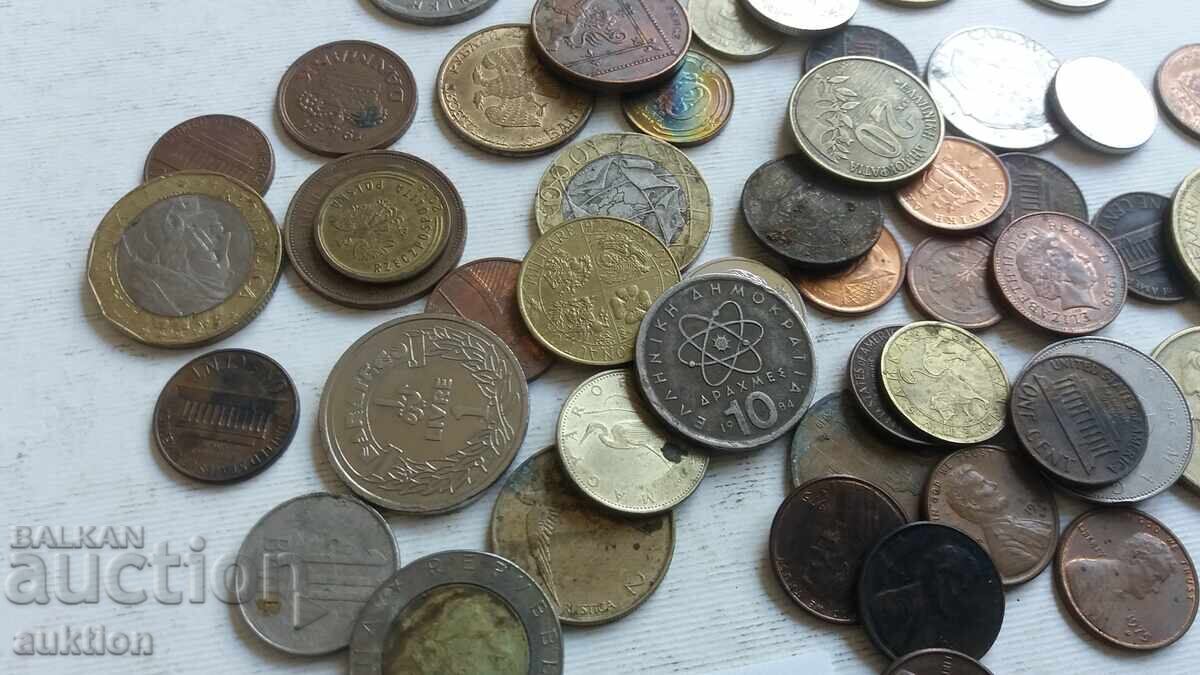 Delivery of 50 FOREIGN COINS FROM AROUND THE WORLD