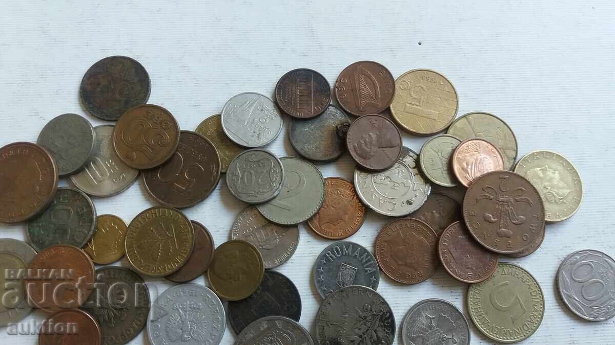 Delivery of 50 FOREIGN COINS FROM AROUND THE WORLD