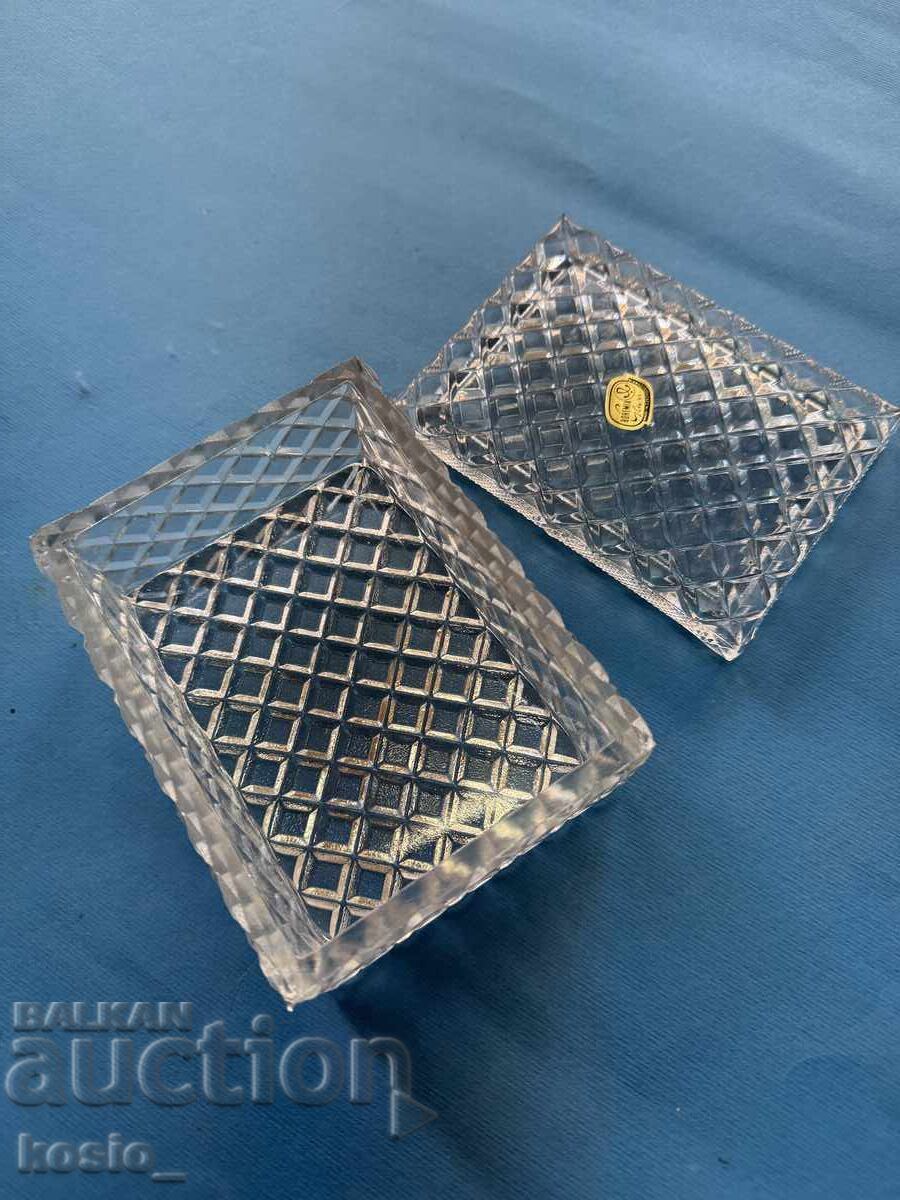 Delivery of Bohemia glass box