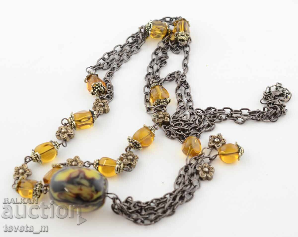 Delivery of Women's necklace Delivery of Women's necklace