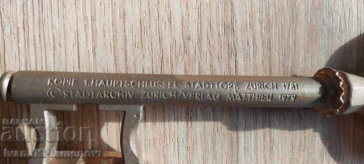 Auction  Key bronze massive symbol of Zurich for connoisseurs