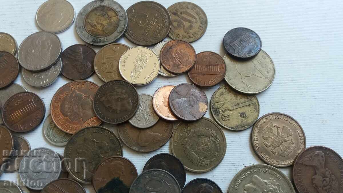 Delivery of 50 FOREIGN COINS FROM AROUND THE WORLD