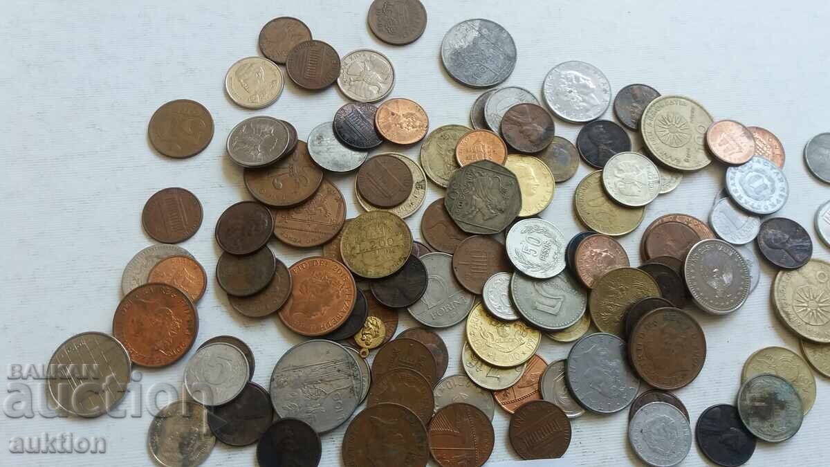 100 FOREIGN COINS FROM AROUND THE WORLD - 7 100 FOREIGN COINS FROM AROUND THE WORLD - 7
