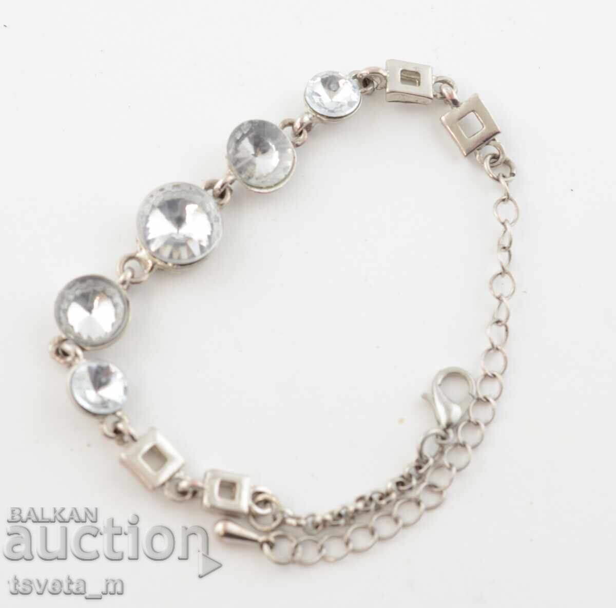 Delivery of Women's bracelet Delivery of Women's bracelet