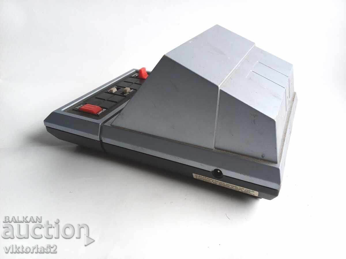 Old children's LED electronic game from the 1980s. - 5 Old children's LED electronic game from the 1980s. - 5