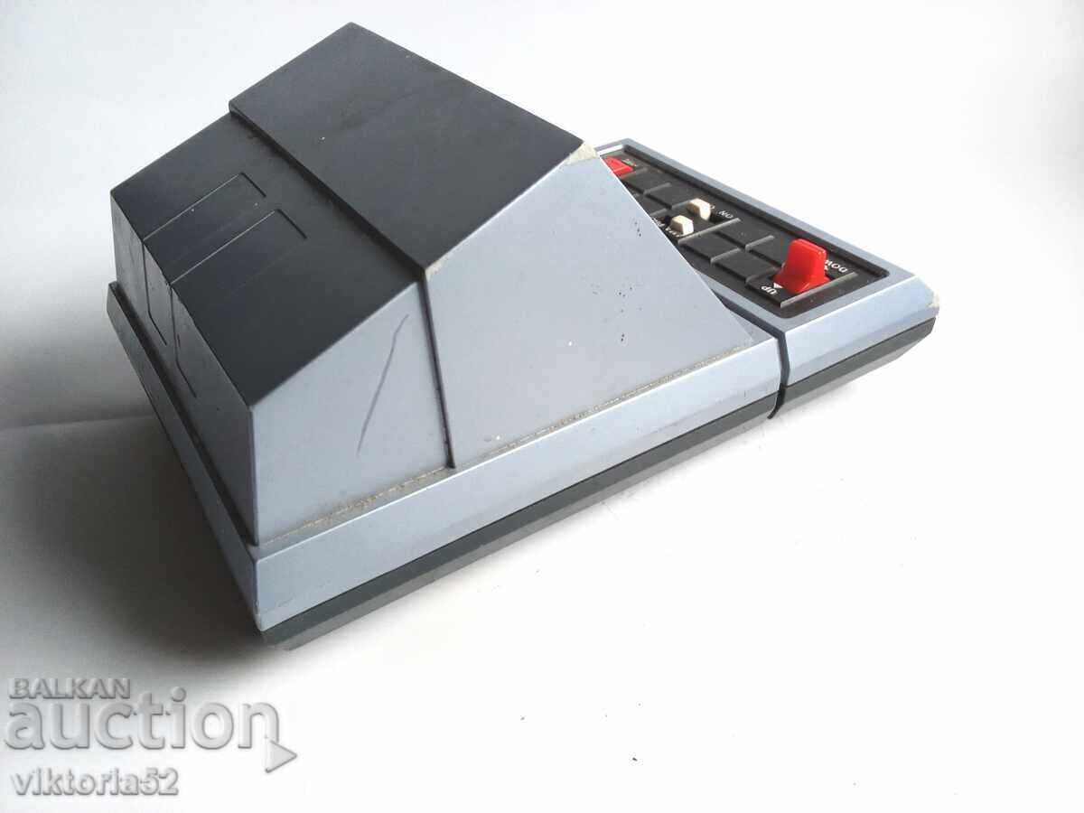 Old children's LED electronic game from the 1980s. - 6 Old children's LED electronic game from the 1980s. - 6