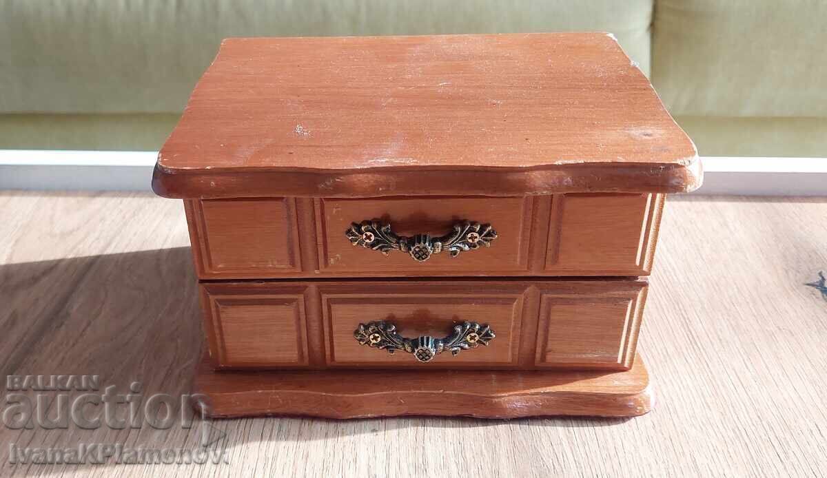 Auction  Musical wooden jewelry box for connoisseurs
