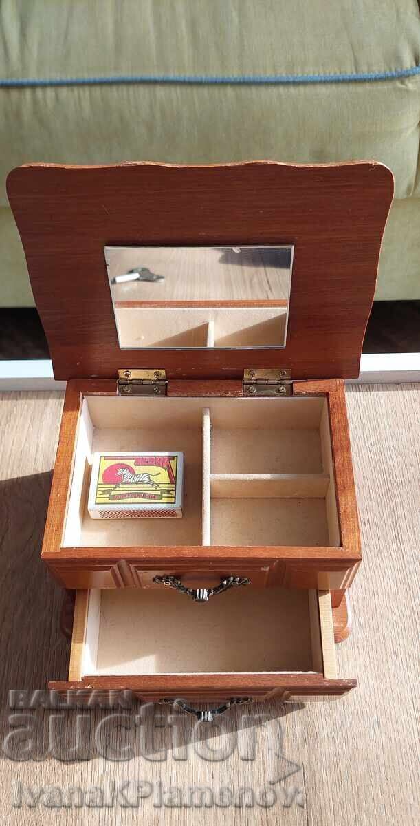 Musical wooden jewelry box for connoisseurs - 5