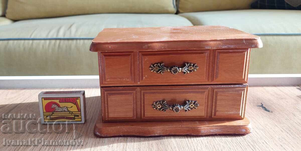 Musical wooden jewelry box for connoisseurs - 6 Musical wooden jewelry box for connoisseurs - 6