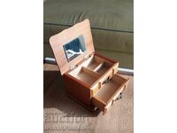 Кутия музкална дървена за бижута за ценители