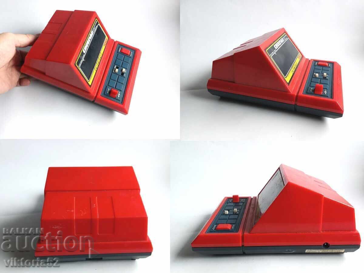 Old children's LED electronic game from the 1980s. - 6 Old children's LED electronic game from the 1980s. - 6