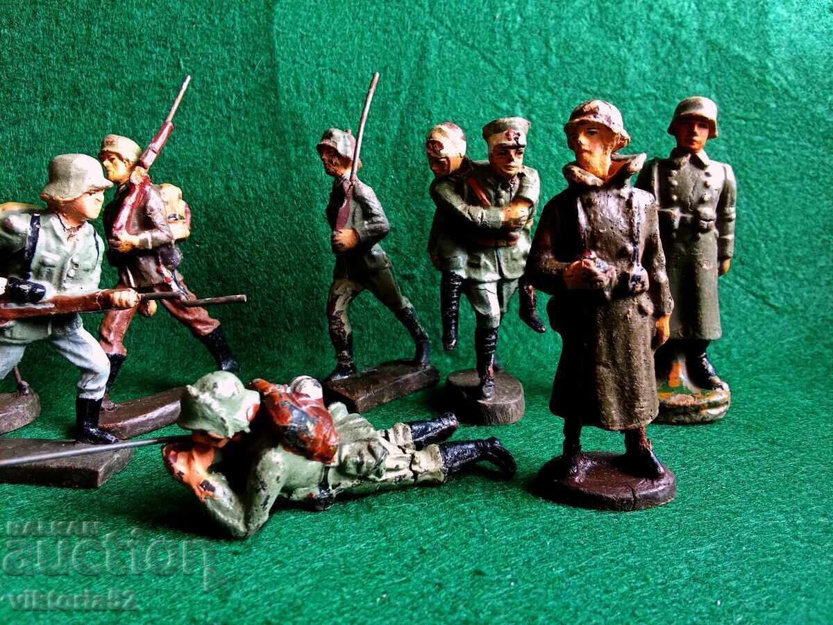 Delivery of Old soldier figurines From the 1930s Elastolin Line