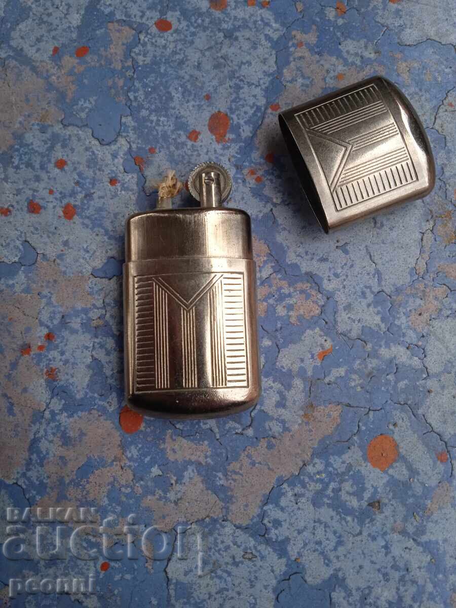 Licitație Brichetă veche pe benzină -2 Licitație Brichetă veche pe benzină -2