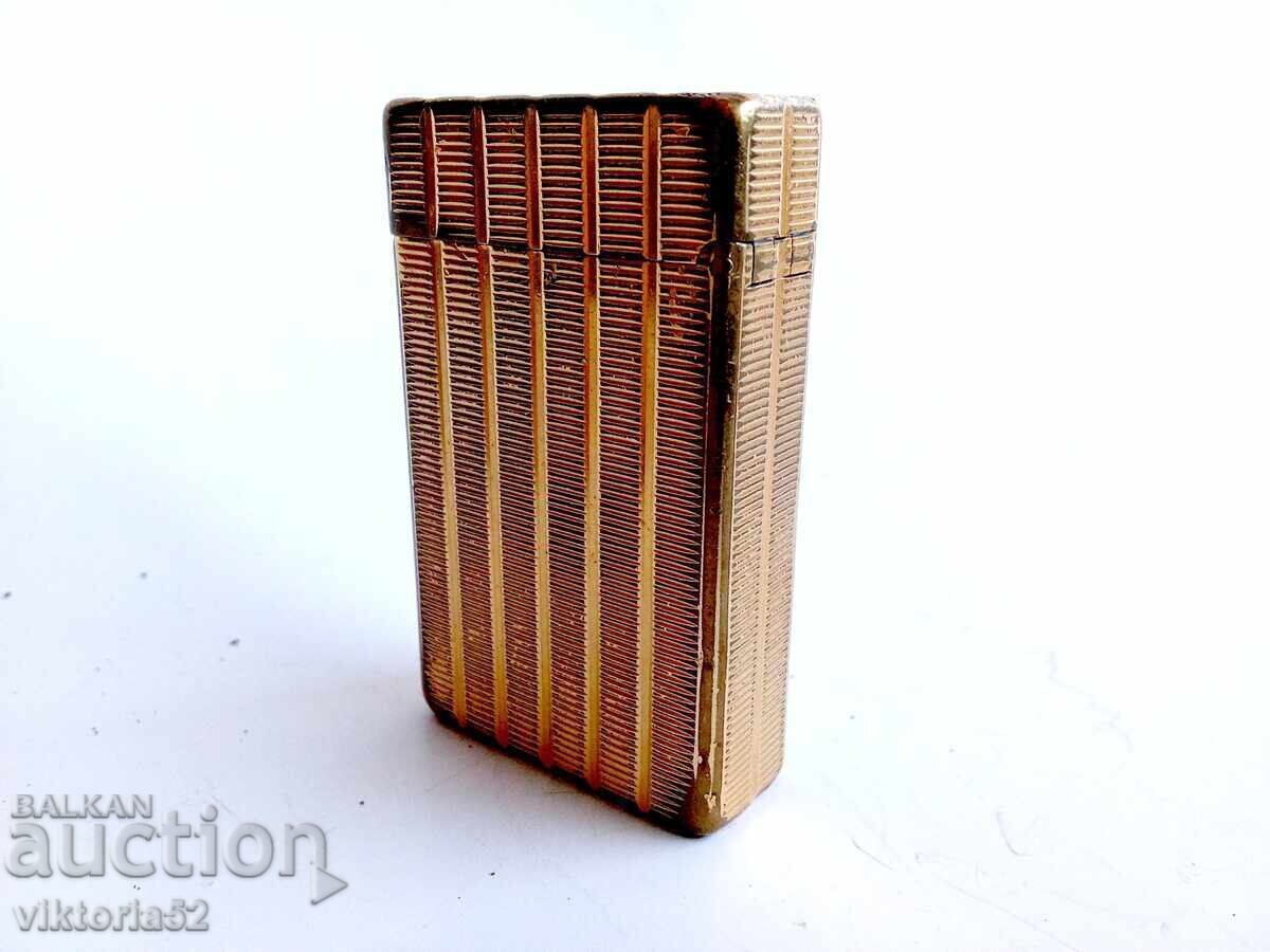 Auction ST DUPONT LIGHTER GOLD MODEL Auction ST DUPONT LIGHTER GOLD MODEL