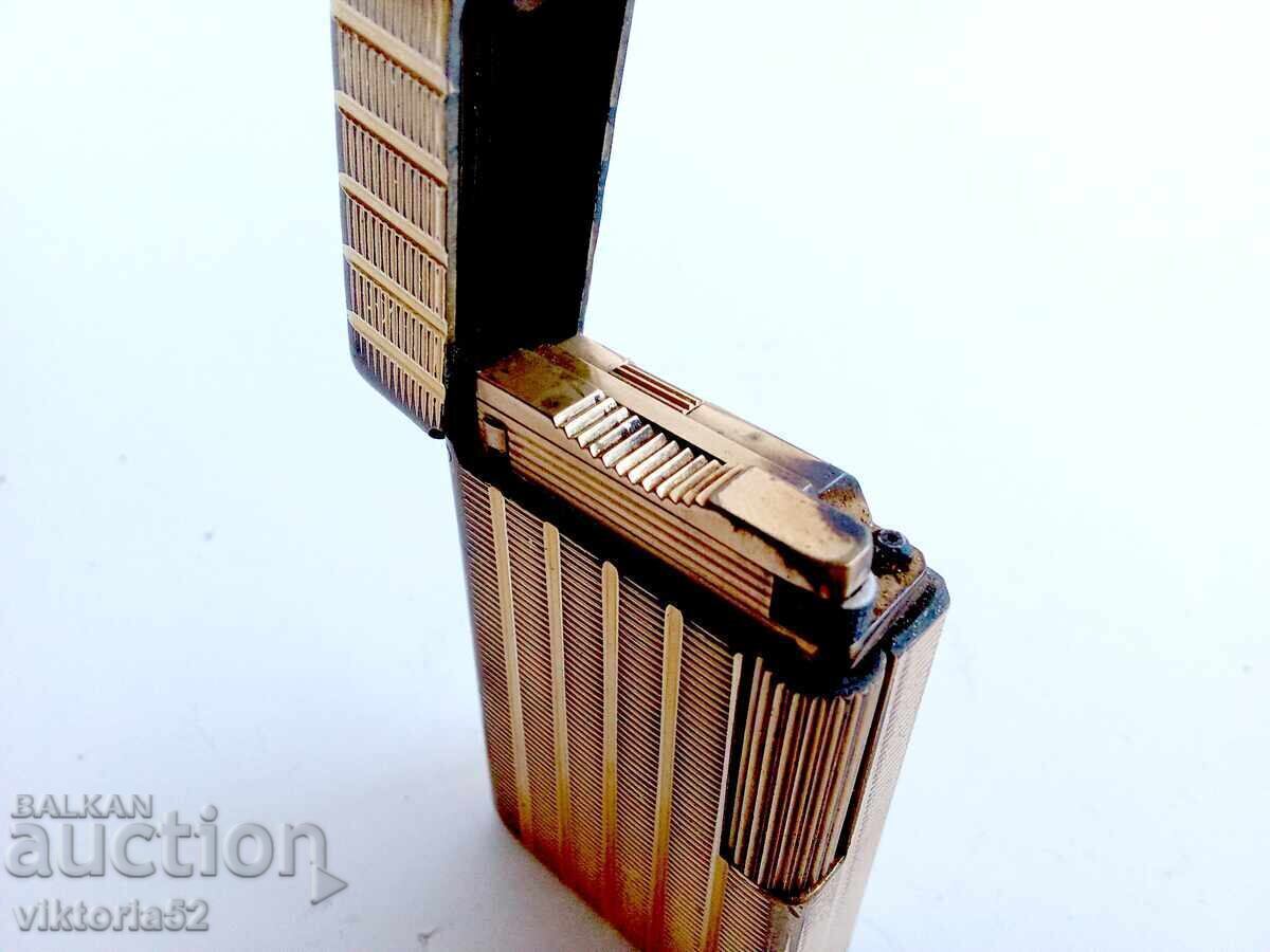 ST DUPONT LIGHTER GOLD MODEL - 5 ST DUPONT LIGHTER GOLD MODEL - 5