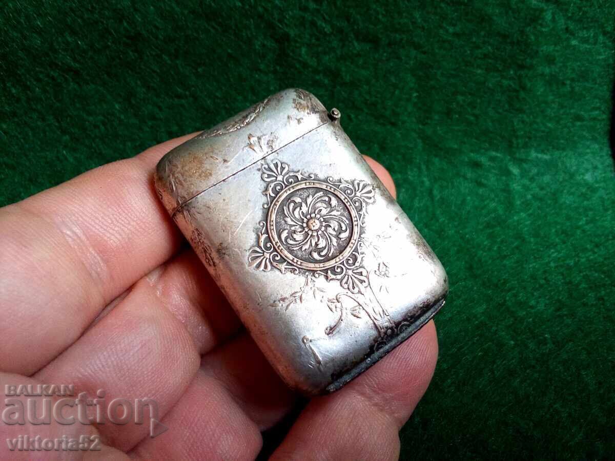 Παλιό βικτωριανό γυναικείο σπιρτόκουτο από τον 19ο αιώνα