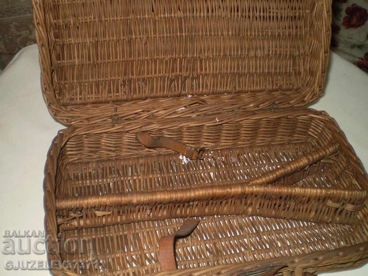 Old small decorative suitcase Retro wicker picnic basket - 7 Old small decorative suitcase Retro wicker picnic basket - 7