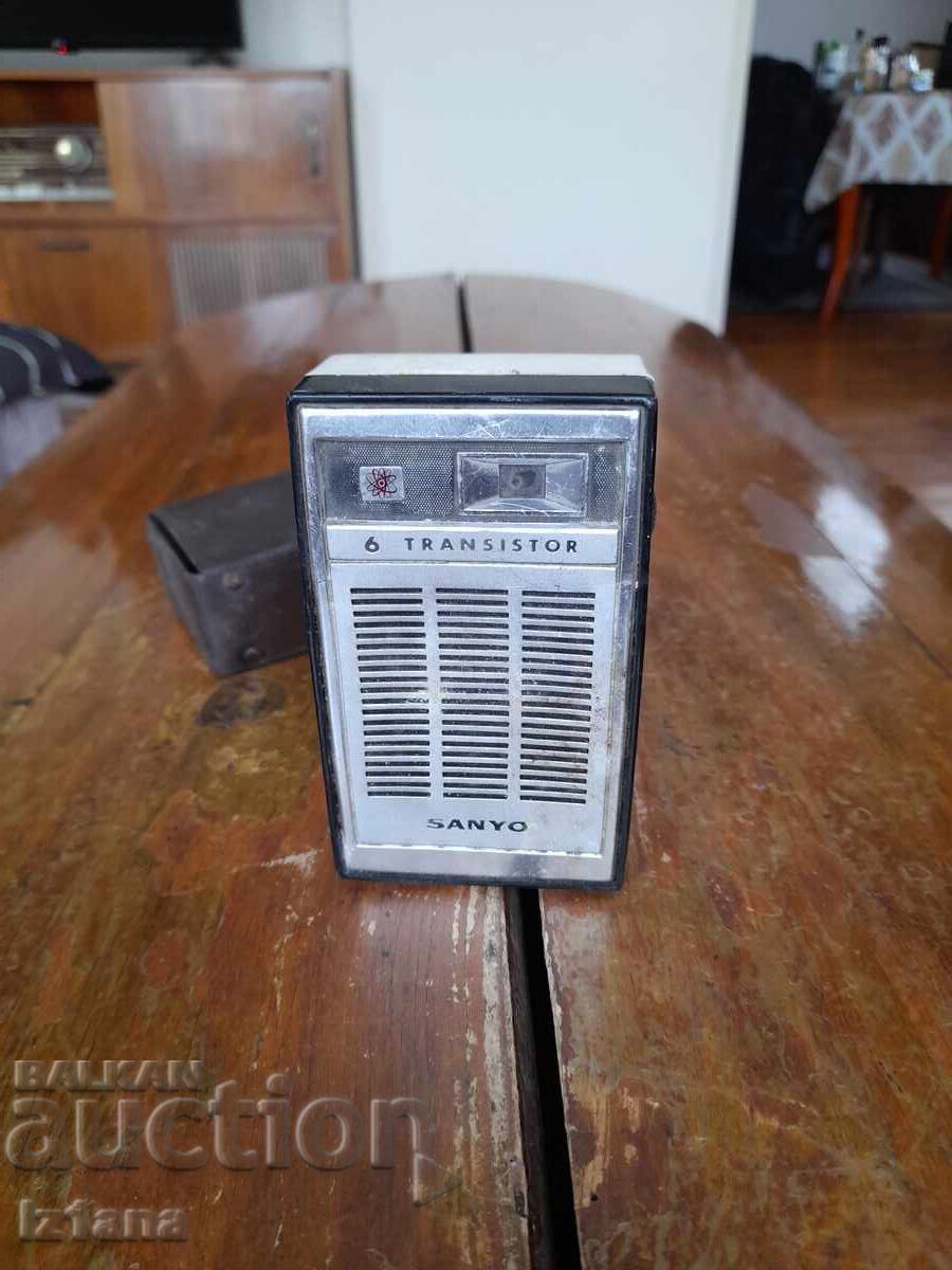 Old radio, radio receiver SANYO with price 43.00 BGN | € 21.99 Old radio, radio receiver SANYO with price 43.00 BGN | € 21.99