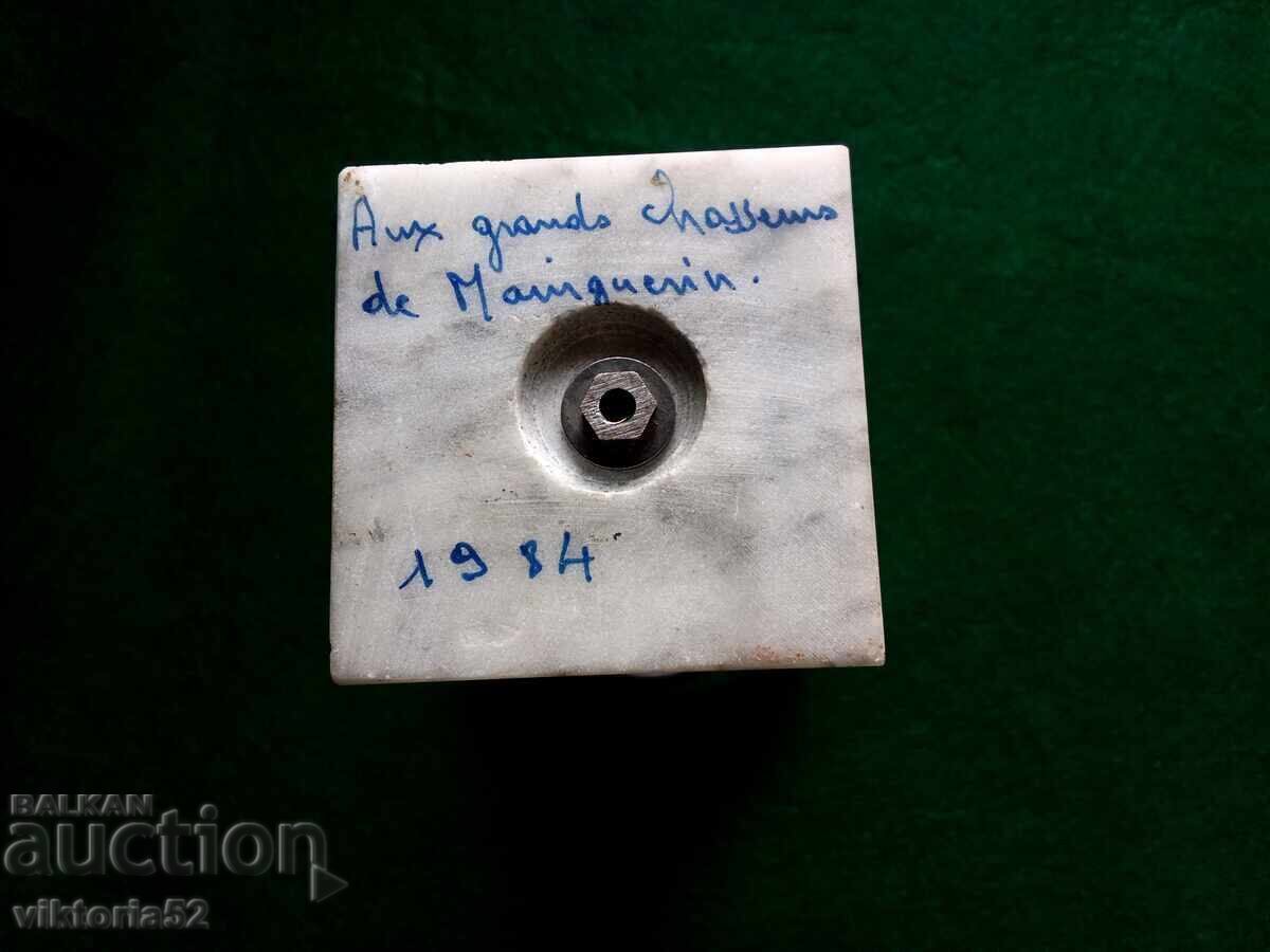 Delivery of Old prize cup for a pig farmer - pig figure Delivery of Old prize cup for a pig farmer - pig figure