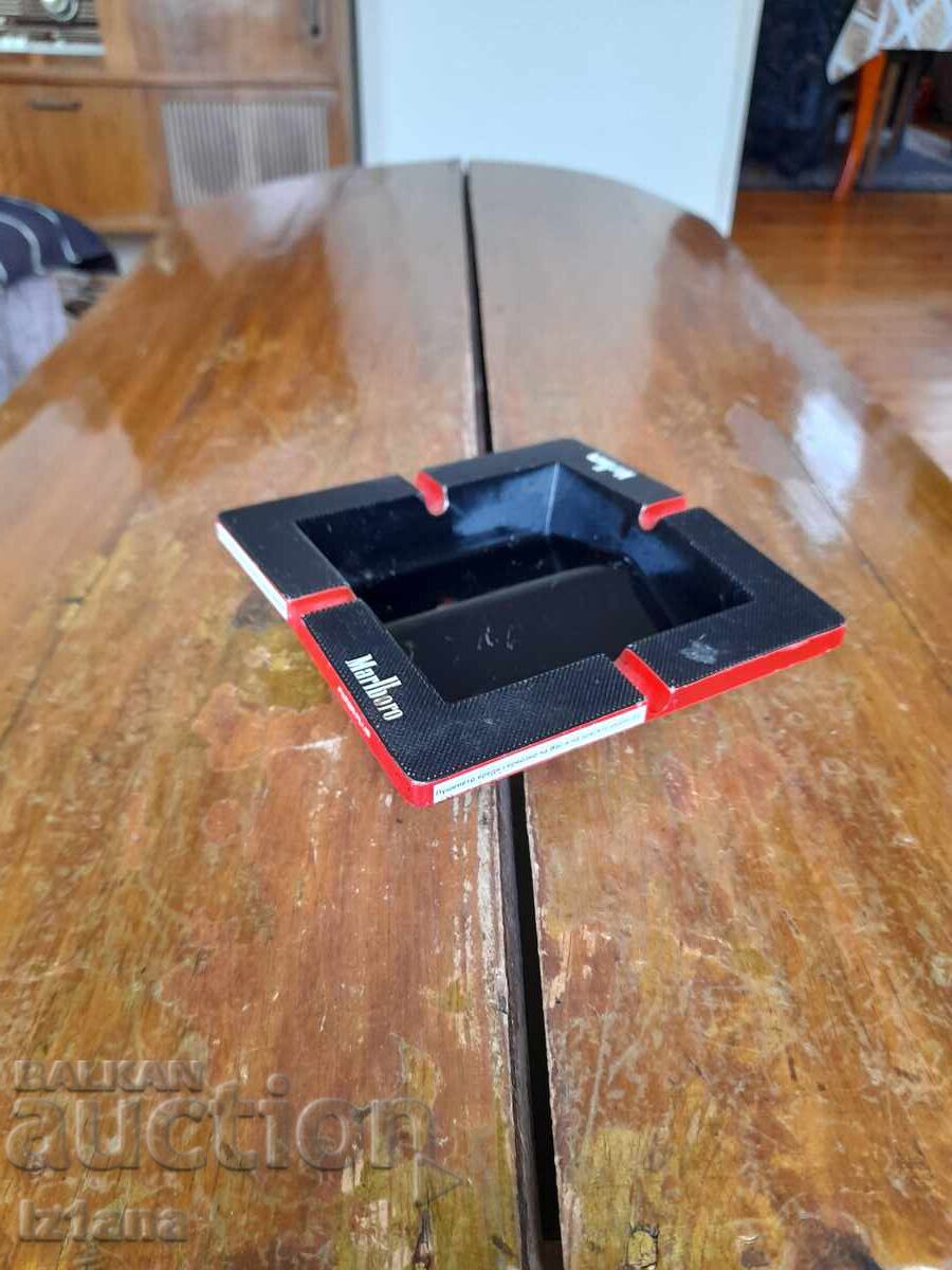 Auction Old Marlboro ashtray Auction Old Marlboro ashtray