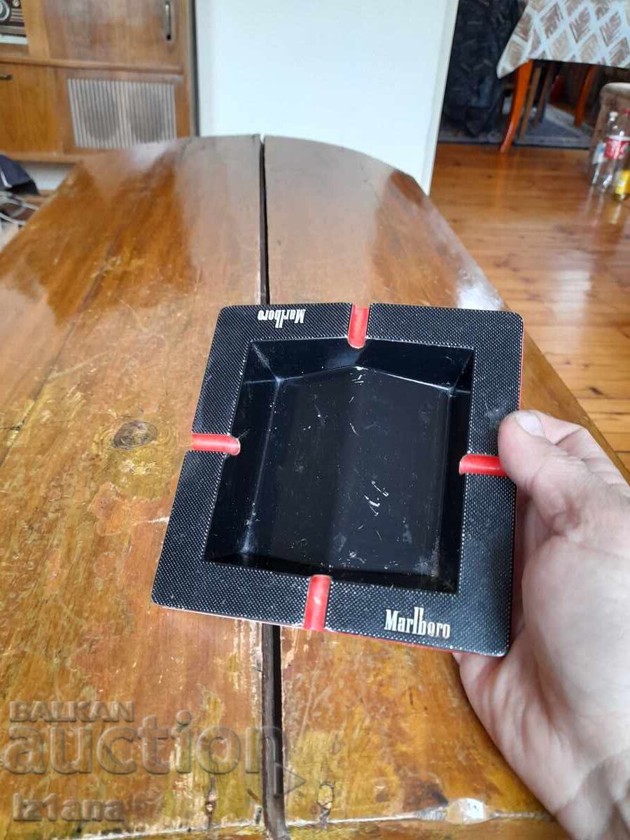 Old Marlboro ashtray - 5 Old Marlboro ashtray - 5