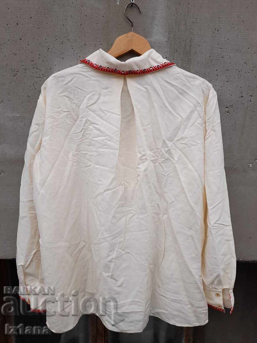 Delivery of Old men's dress shirt Delivery of Old men's dress shirt