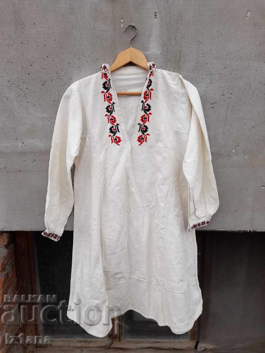 Старинна Женска кенарена риза за носия Старинна Женска кенарена риза за носия