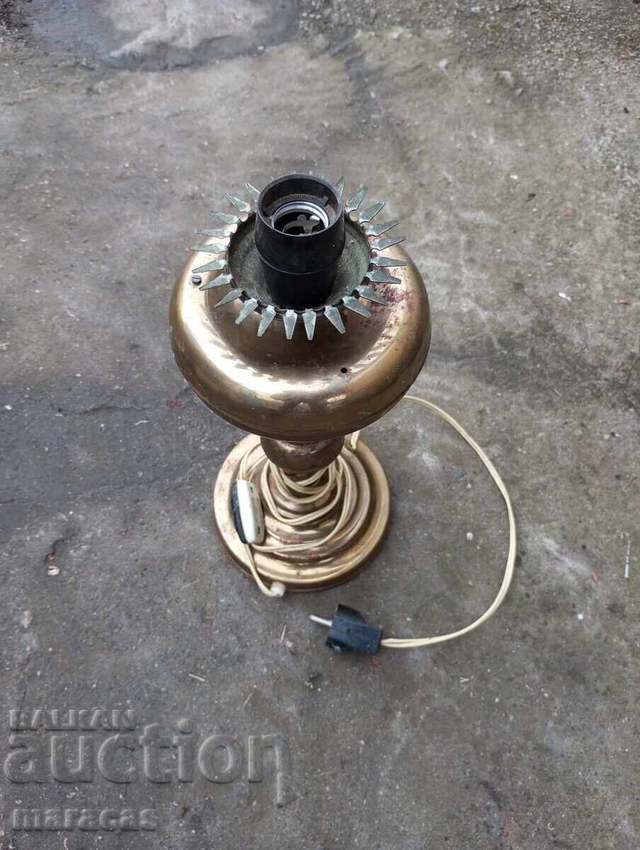 O lampă veche